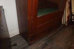 8 Gun Glass Door Gun Cabinet