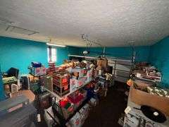 HOME - ATTACHED GARAGE - CITY LOT