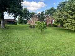 PARCEL 2: BRICK TRI-LEVEL HOME - 2 LOTS: 114 Thomason Ave, Leitchfield, KY 42754