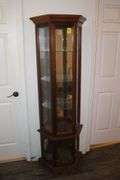 Pulaski Furniture Curio Cabinet with Light