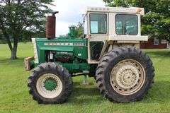 1974 Oliver 2255 Tractor