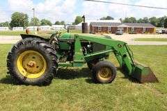 1980 John Deere 2640 B Tractor with 146 Front End Loader with Bucket