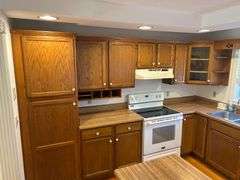 PARCEL 2: BRICK TRI-LEVEL HOME - 2 LOTS: 114 Thomason Ave, Leitchfield, KY 42754