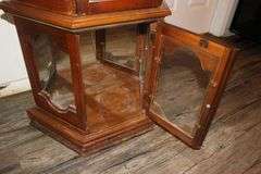 Pulaski Furniture Curio Cabinet with Light