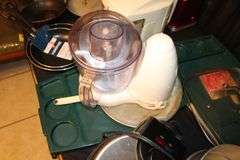 Cake Server, Bella Waffle Maker, Fry Basket, Frying Pans, Glass Cutting Boards, Fry Basket, Juicer, Popcorn Maker, Cake Mold, and Misc.
