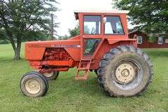 1969 Allis-Chalmers 190 XT Tractor