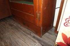 8 Gun Glass Door Gun Cabinet