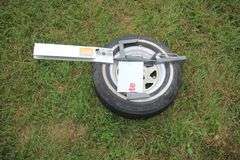 Champion High Fly Target Thrower Mounted on a CLM ST F78-14 Tire
