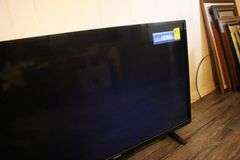 39 Inch Sanyo TV with Remote