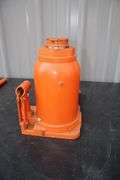 Central Hydraulics 30 Ton Hydraulic Jack with Handle