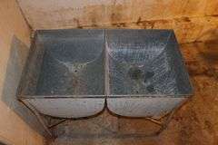 2 Tub Wash Table on Wheels