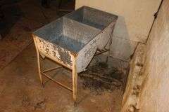 2 Tub Wash Table on Wheels