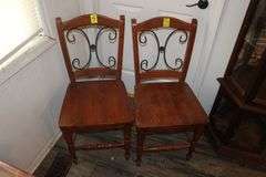 Dining Table and (4) Chairs