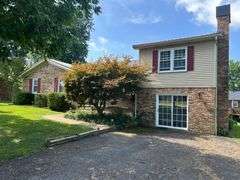 PARCEL 2: BRICK TRI-LEVEL HOME - 2 LOTS: 114 Thomason Ave, Leitchfield, KY 42754
