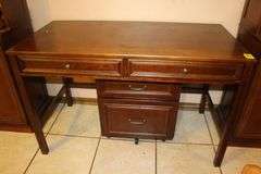 2 Drawer Table and 2 Drawer End Table on Wheels