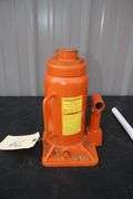 Central Hydraulics 20 Ton Hydraulic Jack with Handle