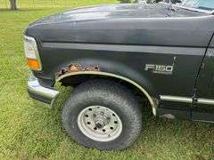 1994 Ford FWD F-150 XLT Long Bed Truck