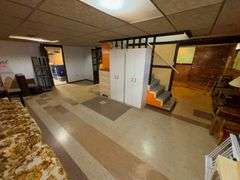 HOME - ATTACHED GARAGE - CITY LOT