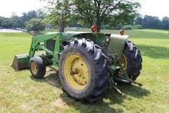 1980 John Deere 2640 B Tractor with 146 Front End Loader with Bucket