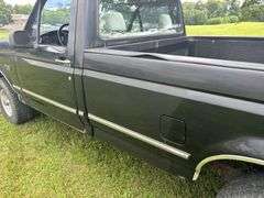 1994 Ford FWD F-150 XLT Long Bed Truck
