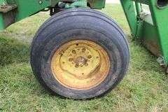 1980 John Deere 2640 B Tractor with 146 Front End Loader with Bucket