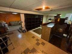 HOME - ATTACHED GARAGE - CITY LOT