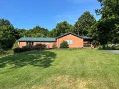 PARCEL 1: LOG HOME - BASEMENT - GARAGE - 1.2 ACRES: 487 Quiggins Lane, Leitchfield, KY 42754