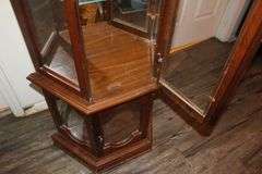 Pulaski Furniture Curio Cabinet with Light