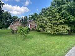 PARCEL 2: BRICK TRI-LEVEL HOME - 2 LOTS: 114 Thomason Ave, Leitchfield, KY 42754