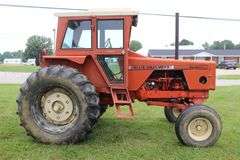 1969 Allis-Chalmers 190 XT Tractor