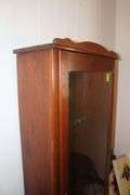 8 Gun Glass Door Gun Cabinet