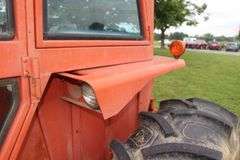 1969 Allis-Chalmers 190 XT Tractor