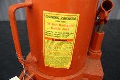 Central Hydraulics 30 Ton Hydraulic Jack with Handle