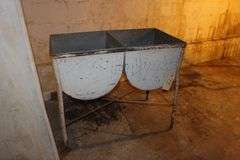 2 Tub Wash Table on Wheels