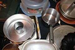 Cake Server, Bella Waffle Maker, Fry Basket, Frying Pans, Glass Cutting Boards, Fry Basket, Juicer, Popcorn Maker, Cake Mold, and Misc.