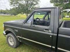 1994 Ford FWD F-150 XLT Long Bed Truck