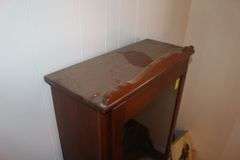 8 Gun Glass Door Gun Cabinet