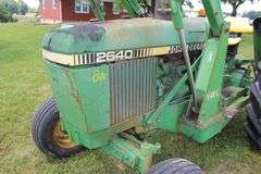 1980 John Deere 2640 B Tractor with 146 Front End Loader with Bucket