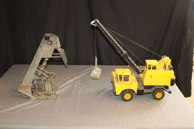 Tonka Mighty-Crane and Sand Loader Toy image