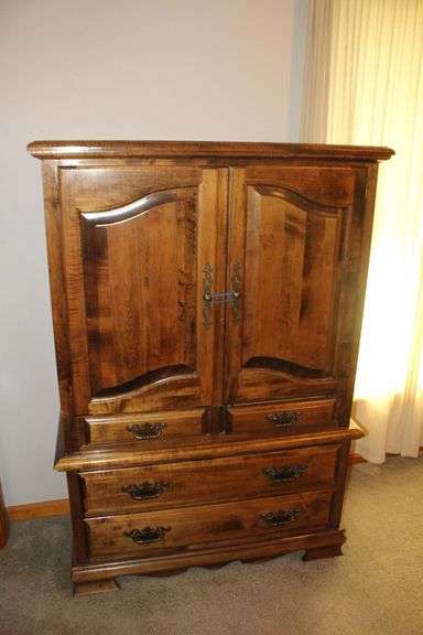 2-Door and 4-Drawer Wardrobe Cabinet