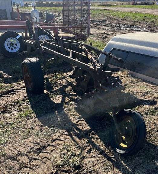 John Deere 3 bottom plow, row:6