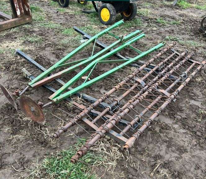 Set of markers for a John Deere 515 drill & set of drag tines, row:6
