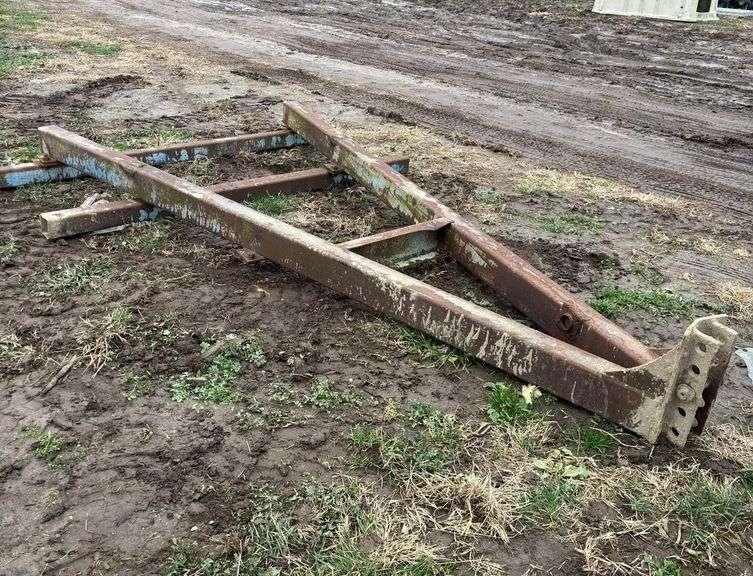 Implement hitch frame, row:6