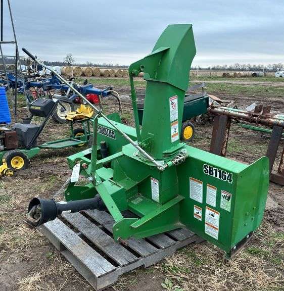 Frontier SB1164 3 pt. hitch snow blower, row:6