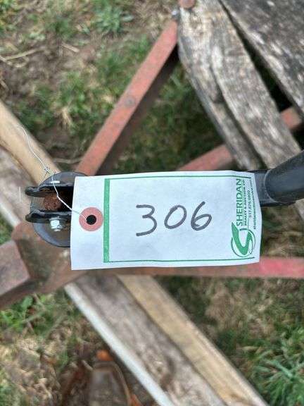 Livestock trailer 6'6" W x 14' L, divider in the middle, under 2500#, row:3