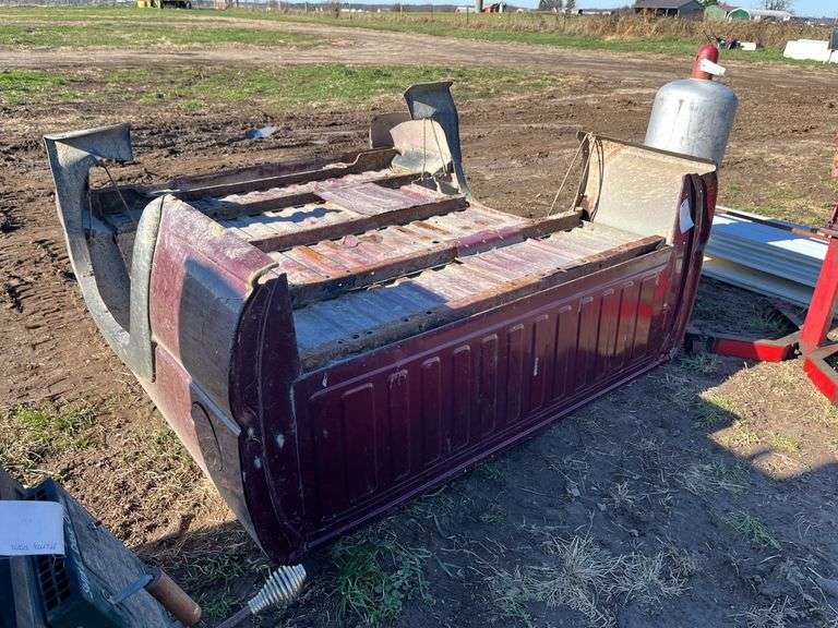 2004 Chevy 3/4 ton bed, row:6