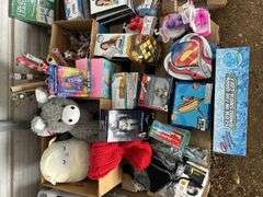 Lot of toys and other items, owner states new, bldg:Green