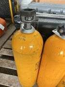 (4) Scott air pack tanks with (2) carrying cases, bldg:Green