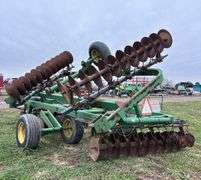 John Deere disc 220 20' wide, row:3