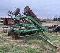 John Deere disc 220 20' wide, row:3